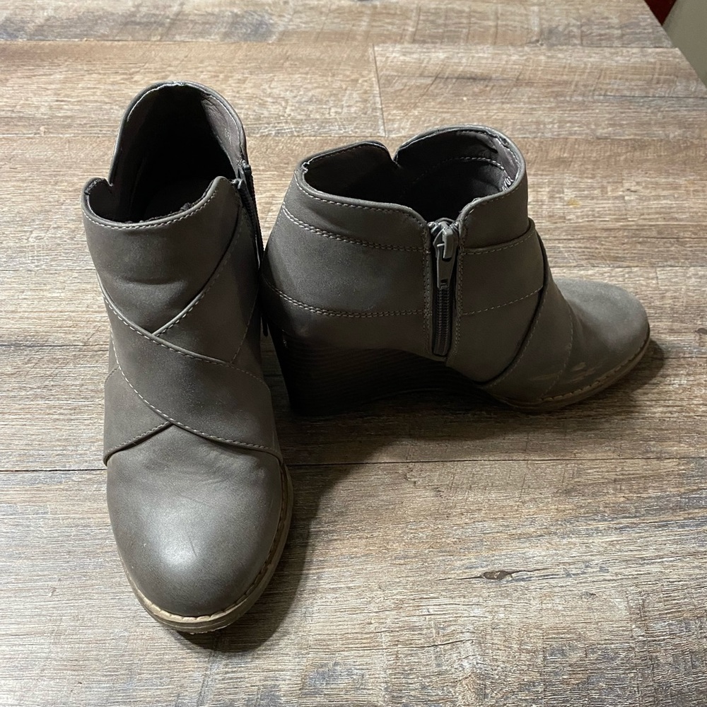 Maurices brand wedge booties size 6